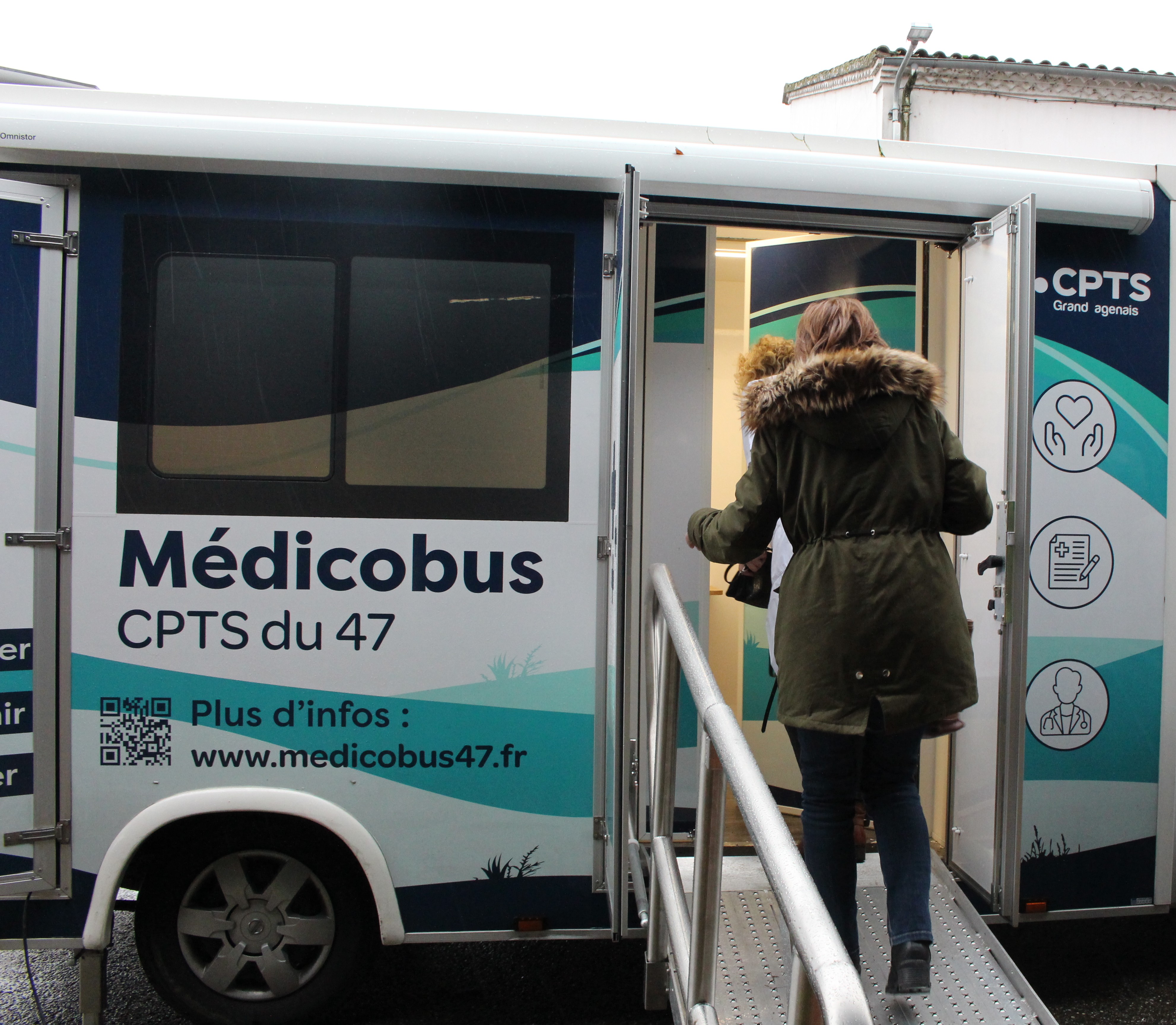 Le Médicobus du CPTS du 47, transformé en Gynécobus à Seyches